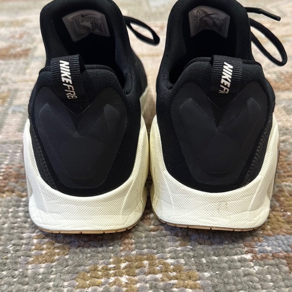 Nike Cross-Training Sneakers - Picture 4 of 5